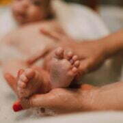 pierwsza kąpiel noworodka