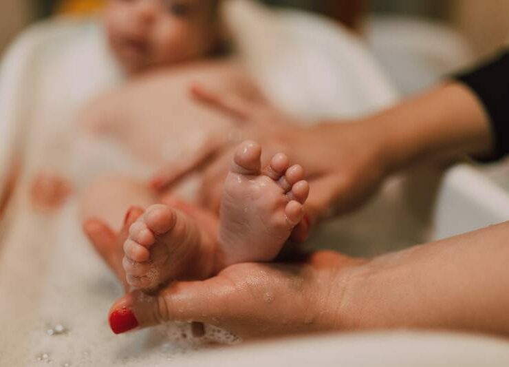 pierwsza kąpiel noworodka
