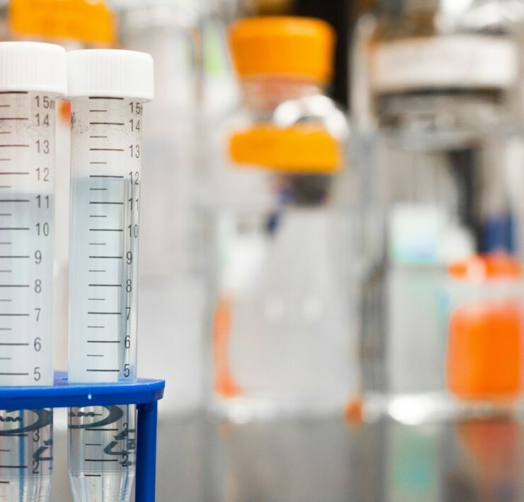 próbówki w laboratorium