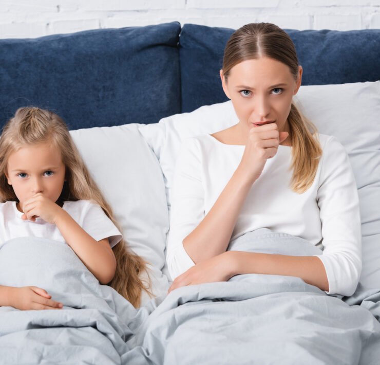mama i córka kaszlą