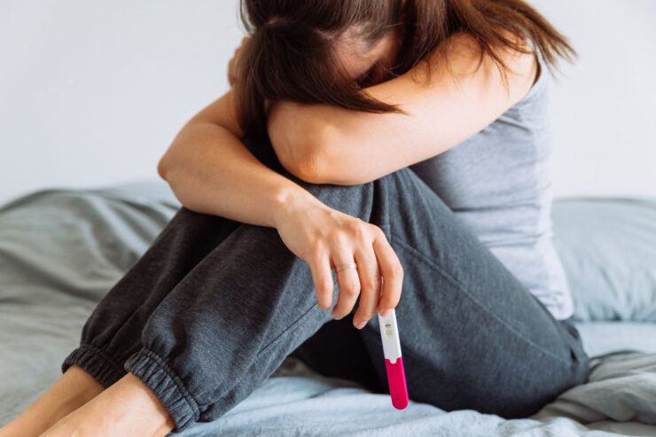 kobieta z negatywnym wynikiem testu ciążowego kiedy zaczyna się niepłodność