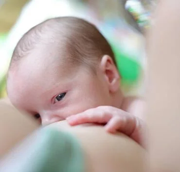 noworodek karmienie piersią