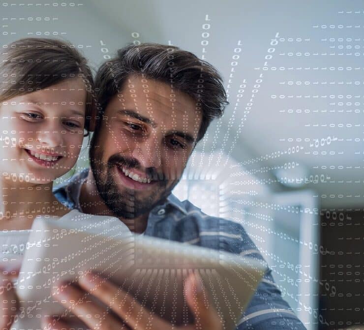 ojciec z córką robią sobie zdjęcia, by je udostępnić w mediach społecznościowych (sharenting)