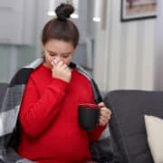 kobieta w ciąży ma grypę