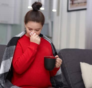 kobieta w ciąży ma grypę