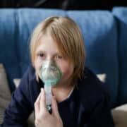 Inhalator dla dzieci – jak wybrać odpowiednie urządzenie?